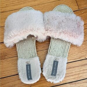 Pretty You London Pink and Cream Furry Slippers